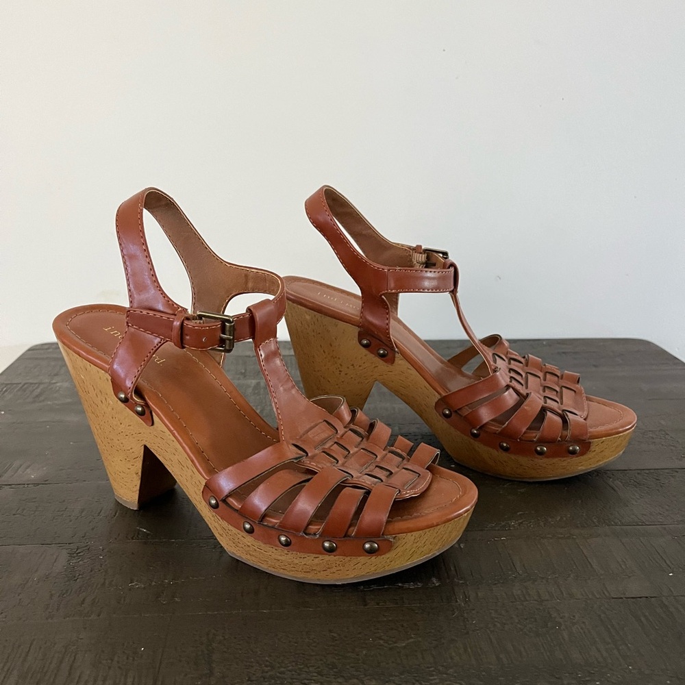 Francesca's Collections Tan Leather Platform Sandals